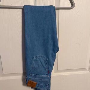 Levi's 711 Women's Skinny Jeans - Light Blue Wash